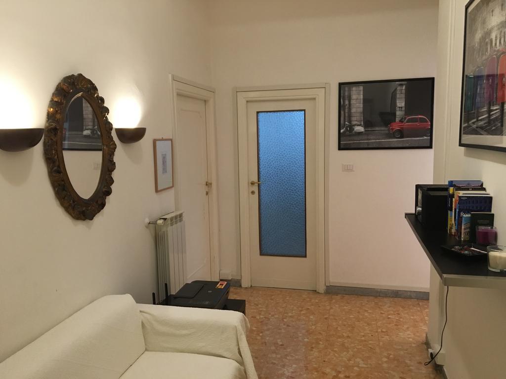Delightful Apartment 100 Meters From The Colosseum Exterior foto